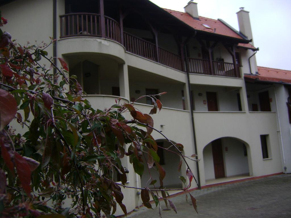 فندق Alsópáhokفي  Arnyas Lakopark المظهر الخارجي الصورة